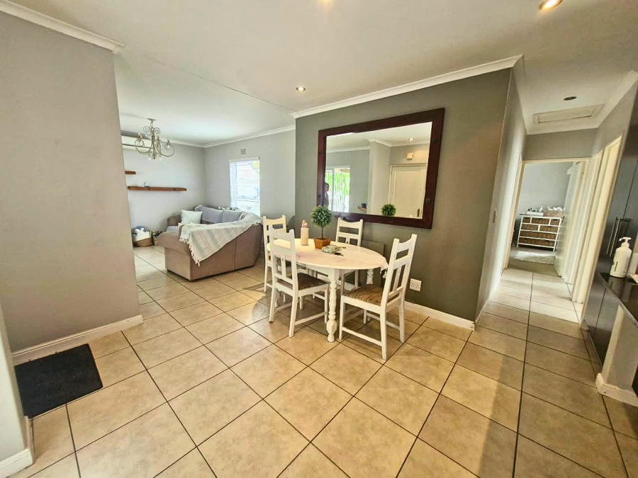 To Let 3 Bedroom Property for Rent in Pinehurst Western Cape